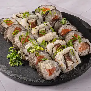 6 Roll Philadelphia Salmão 6 Roll Salmão Maki 6 Roll Uramaki Salmão