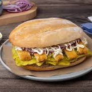 Torta Chilaquiles con Palomitas de Pollo