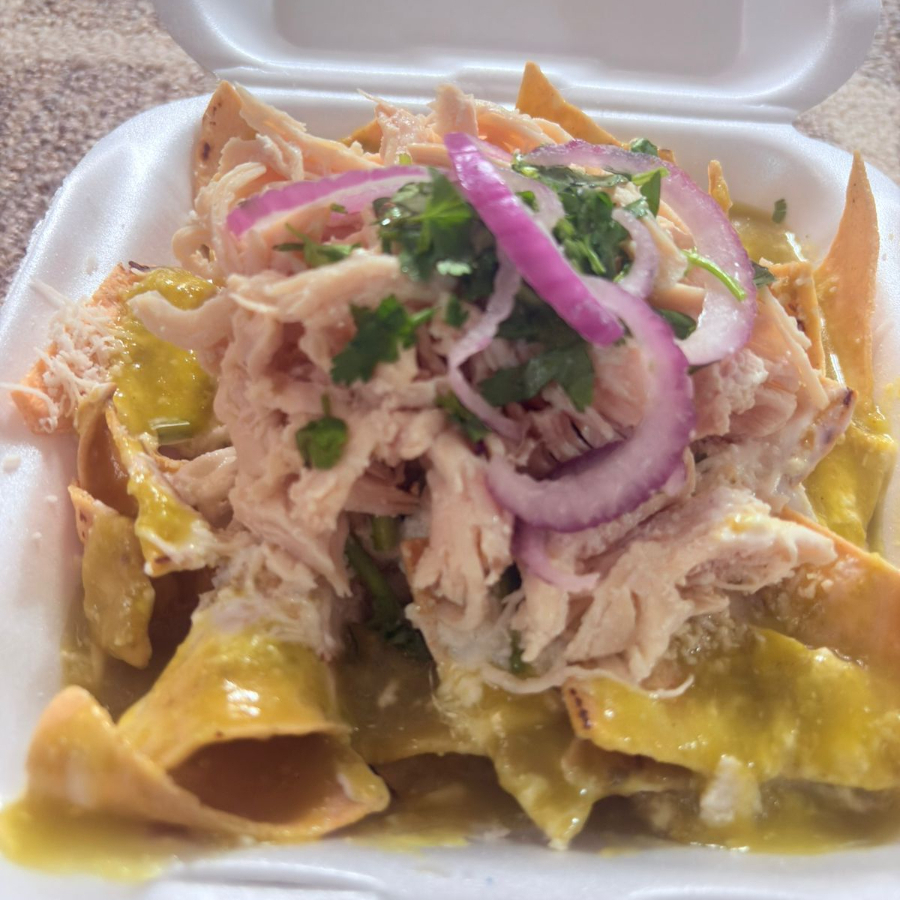 CHILAQUILES VERDES DE POLLO