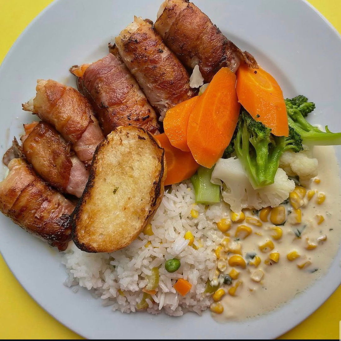 CAMARONES RELLENOS DE QUESO Y TOCINO