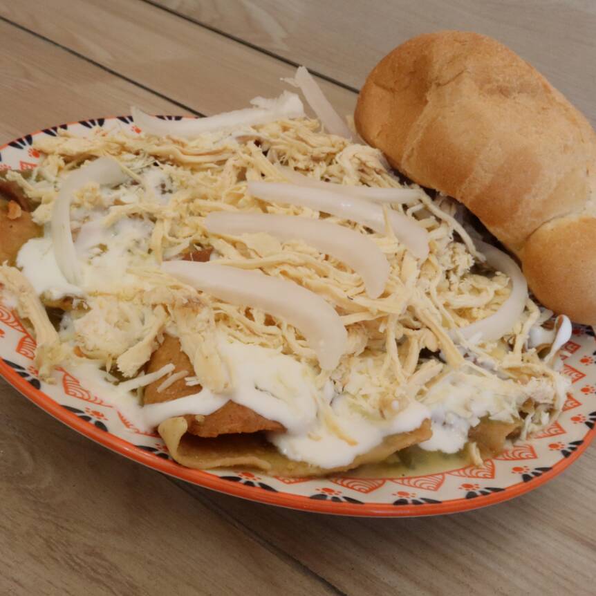 Chilaquiles Verdes con Pollo