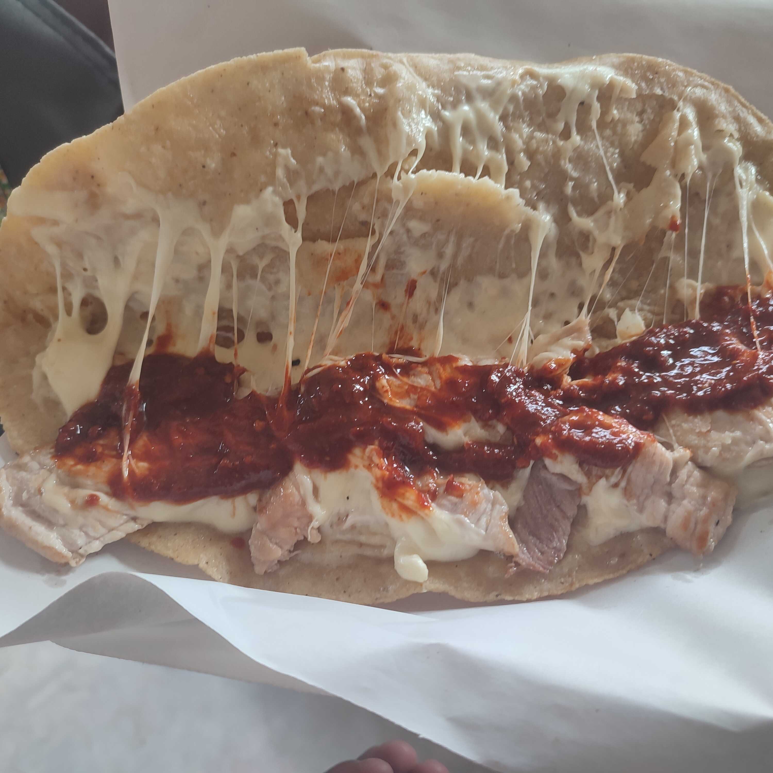 Quesadilla (bisteck, Champiñón O Chicharrón)