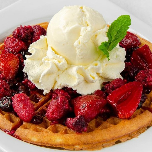 Waffle Frutos Rojos + Helado