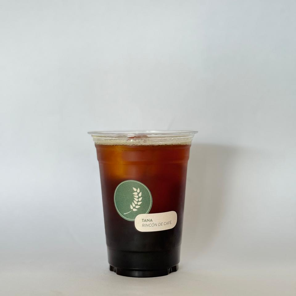 AMERICANO EN LAS ROCAS