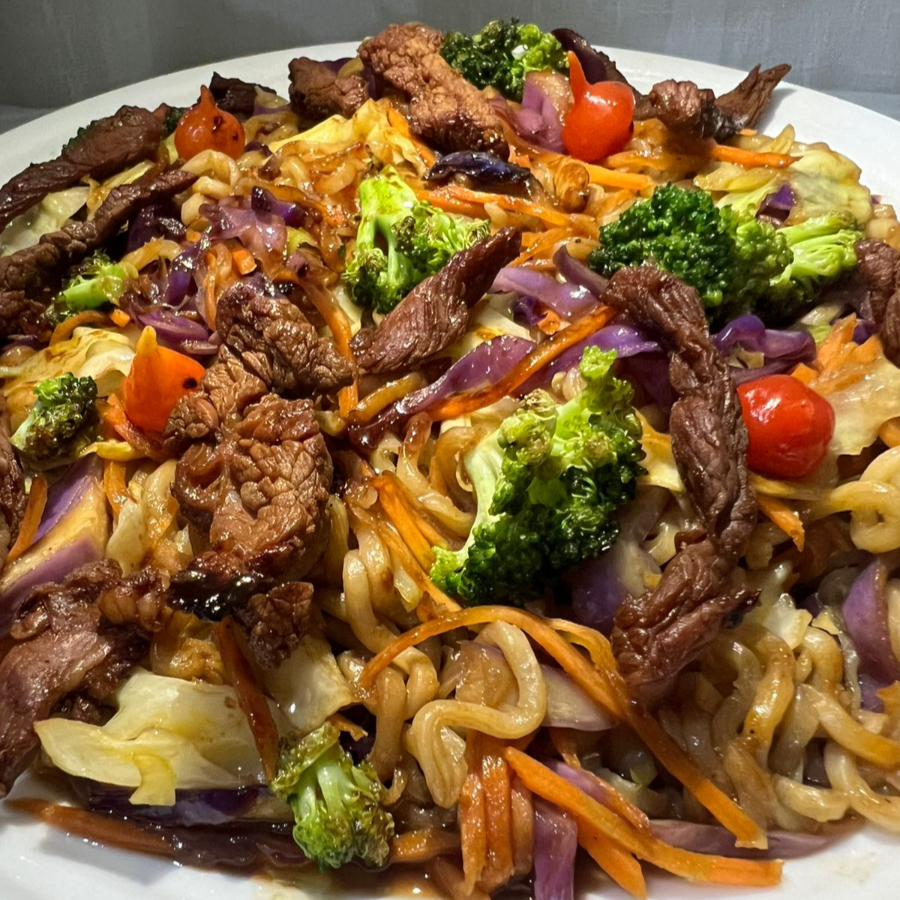 2 yakissoba e leve dois refrigerante gratis