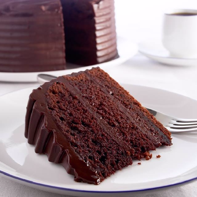 REBANADA DE PASTEL CHOCO FUDGE (4 Capas) MR