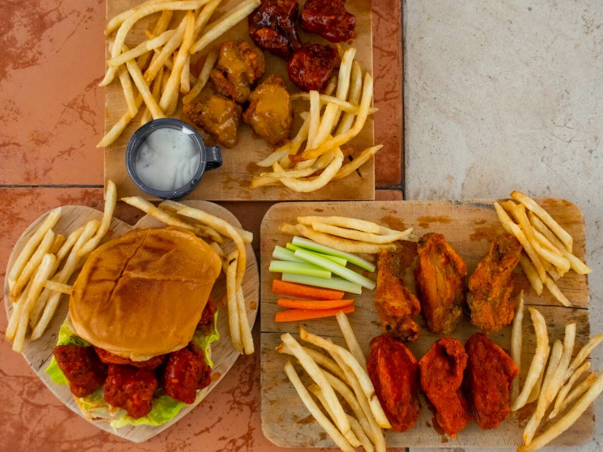 Red Wings & Boneless