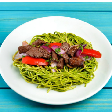 Tallarines Verdes con Lomo Saltado