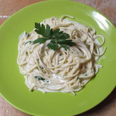 ESPAGUETI A LA CREMA