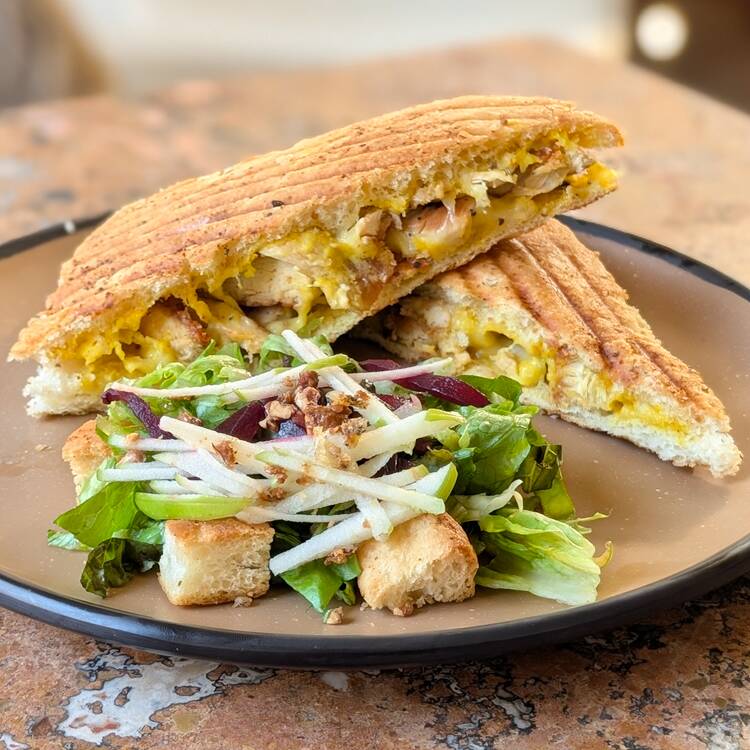Panini de Pollo a las Finas Hierbas
