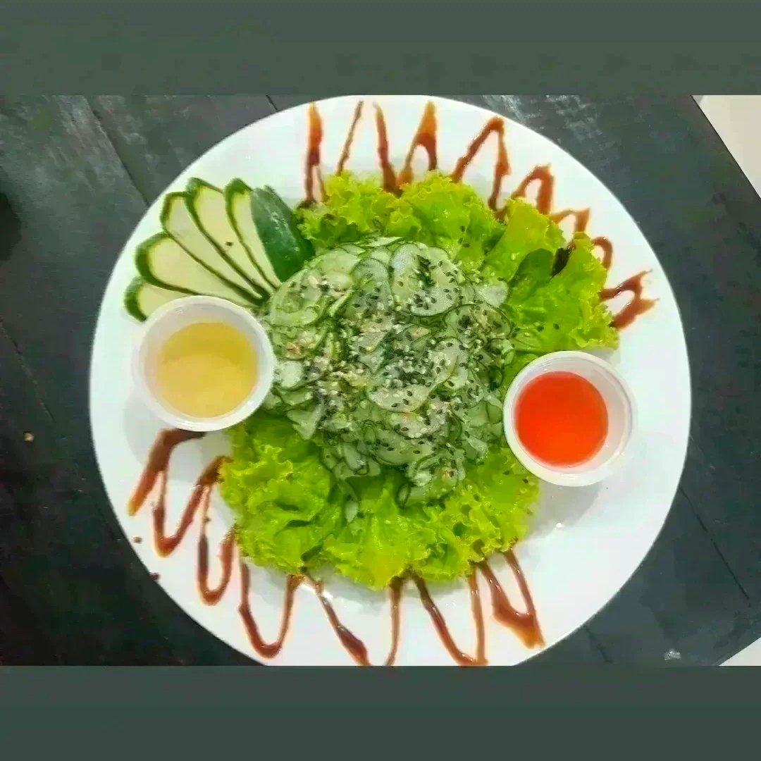 Pepino, Cebolinho, Gergelim ao Molho do Chef