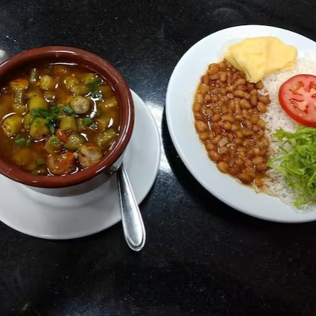 Arroz Branco, Feijão Comum, Angu, Frango com Ora Pro Nóbis e Salada do Dia