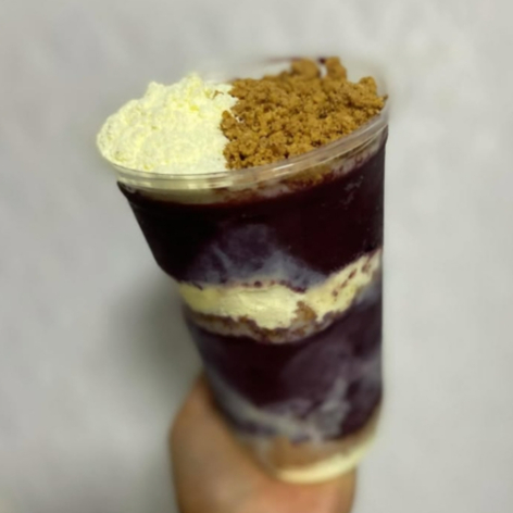 Açaí, leite condensado, leite ninho e paçoca
