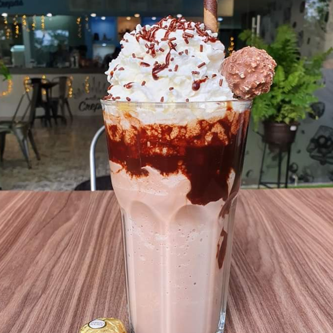 Nutella & caramel frappe