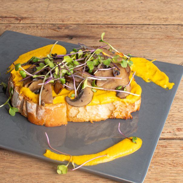 Tosta de Setas con Holandesa Plant Base