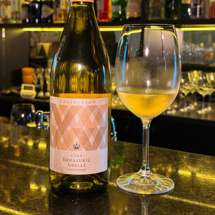 Errazuriz Collection Chardonnay – Branco Chileno Vinho fresco e equilibrado, com notas de frutas tropicais e um leve toque amanteigado. Fácil de beber e com boa intensidade. Vai muito bem com peixes, massas leves e pratos com molhos suaves.