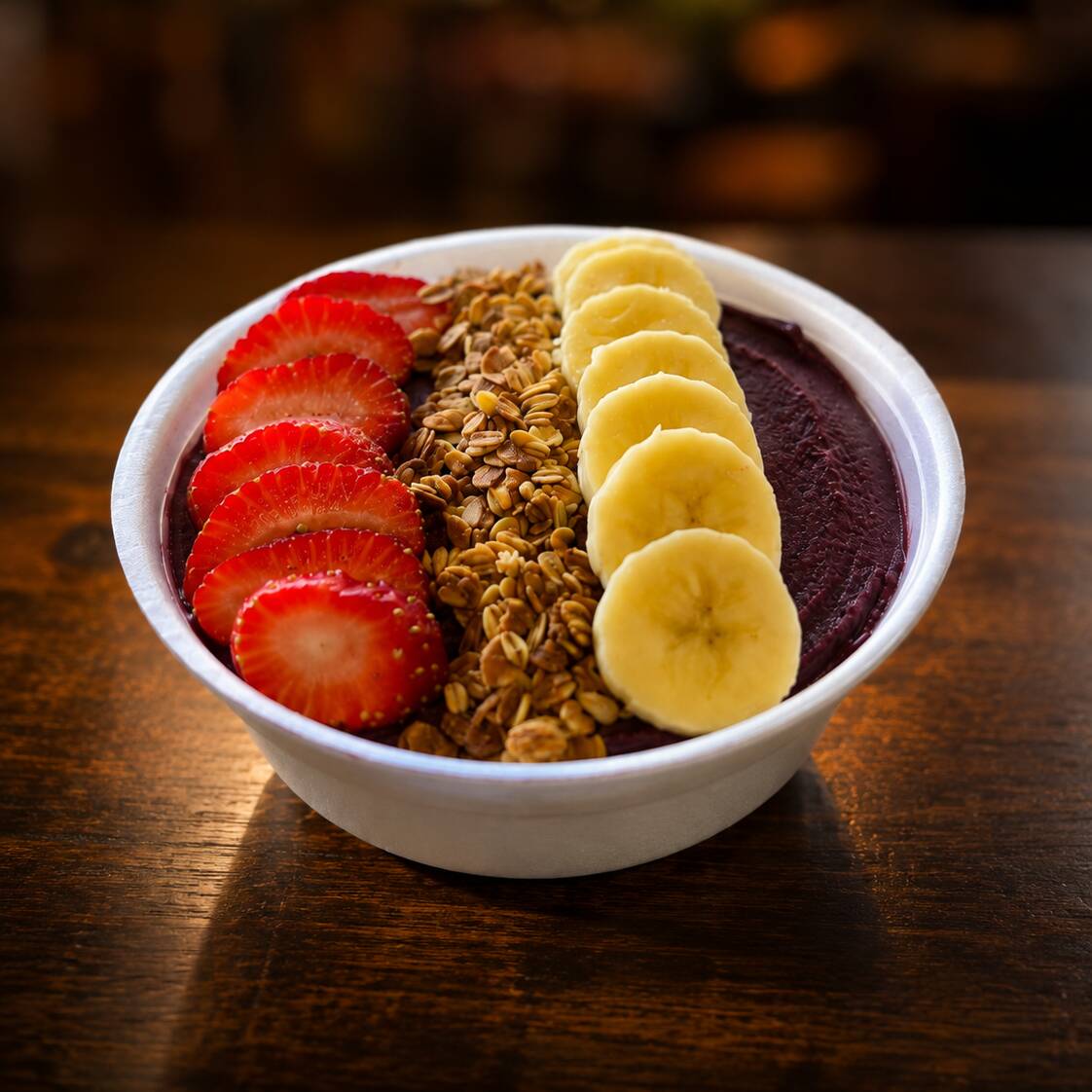 Açaí cremoso, gelado e cheio de sabor, servido em tigela de 500ml. Personalize do seu jeito escolhendo seus adicionais gratuitos e monte a combinação perfeita para matar a vontade de um açaí caprichado.