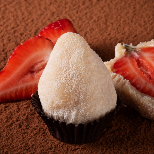 Brigadeiro de ninho com morango fresco. Aprox 70g