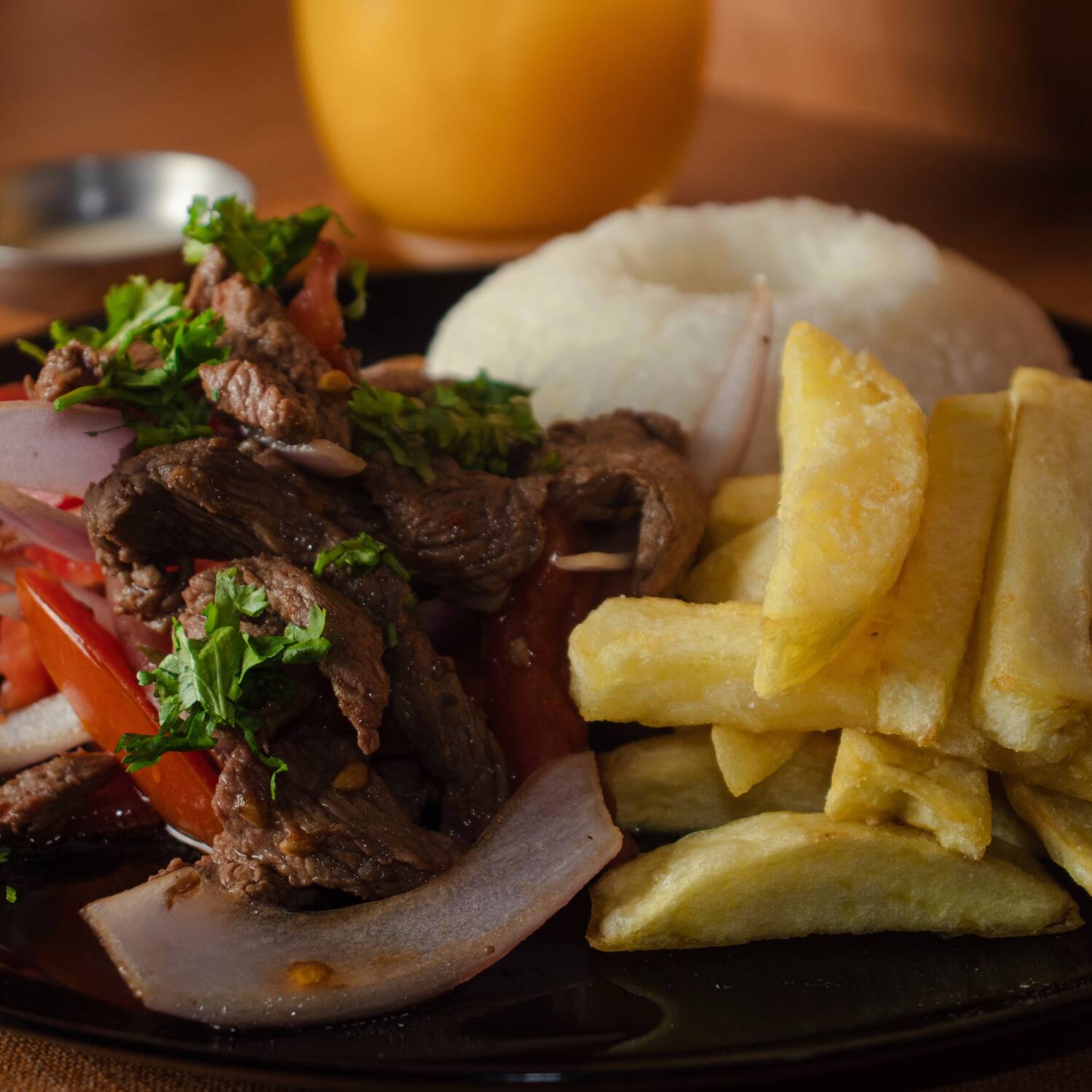 Lomo Saltado+Bebida