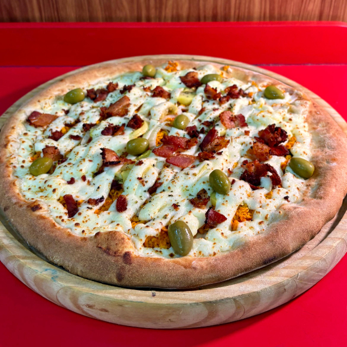 FRANGO DESFIADO, BACON ,CHAMPGNON, CEBOLA E CATUPIRY