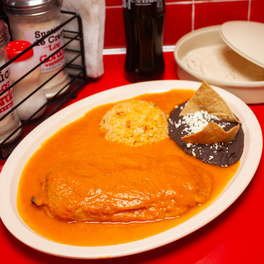 CHILE RELLENO ( CARNE O QUESO)