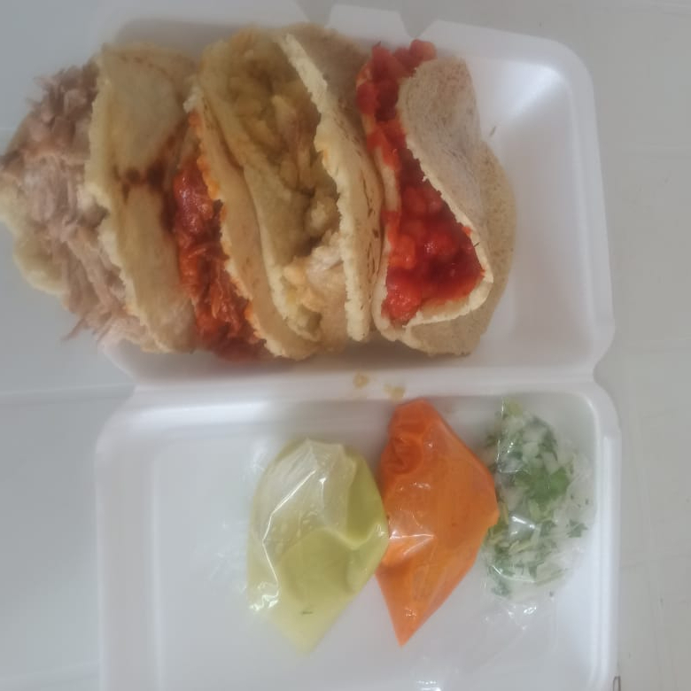 GORDITA DE MAIZ VERDE