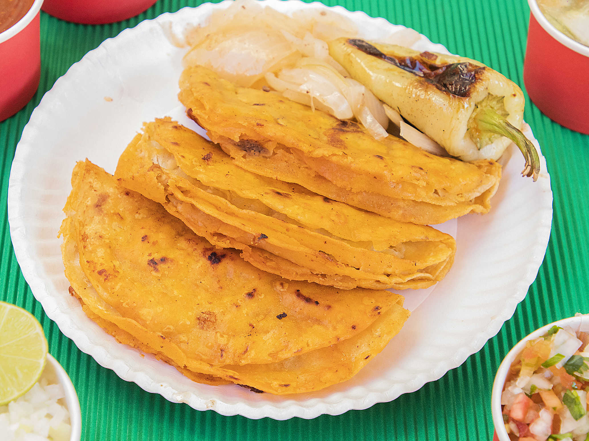 Taco Dorado de Barbacoa