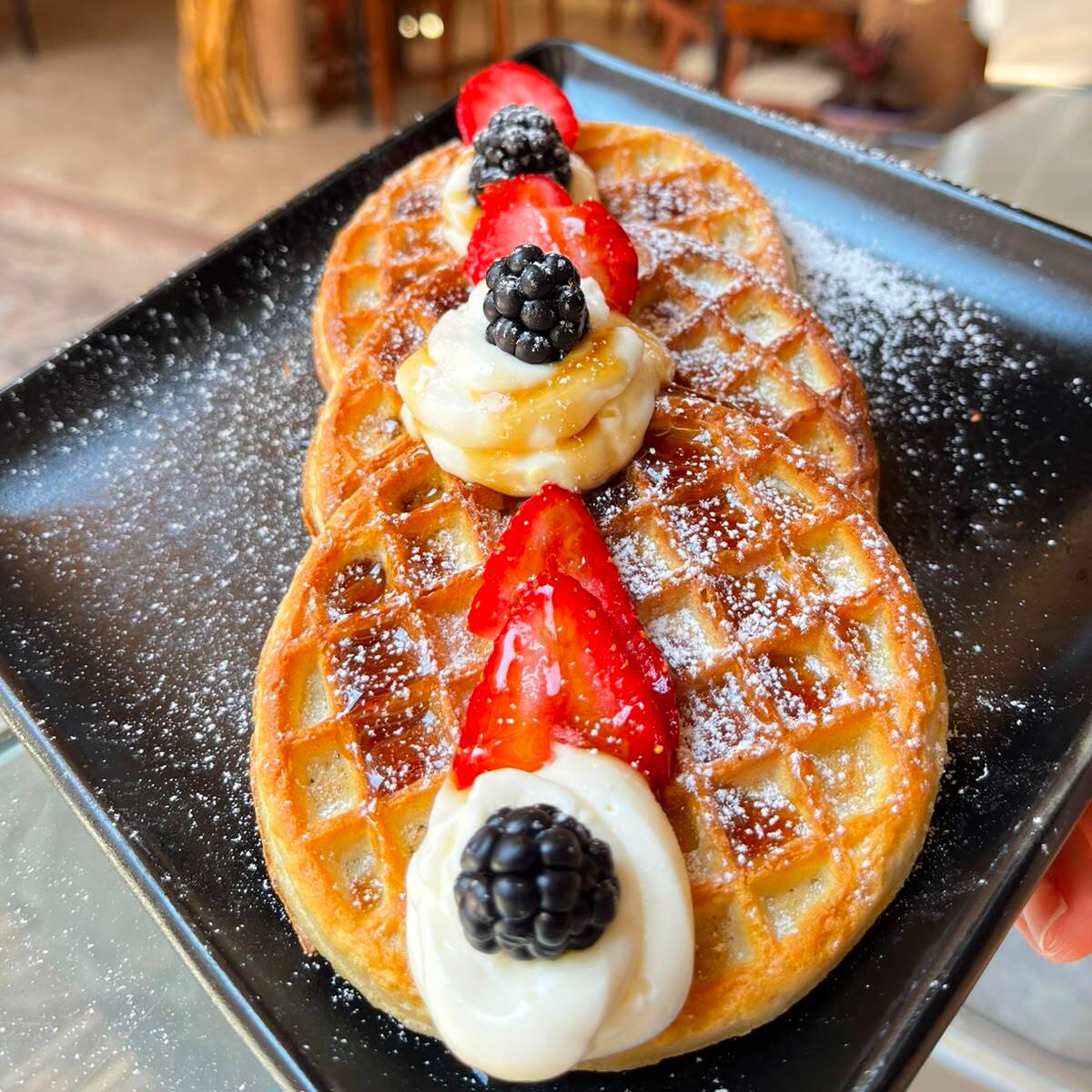 Waffles con Tocino o Fruta