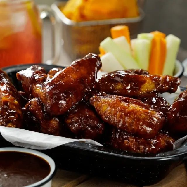 10 Pzas de Alitas Bbq o Ranchs