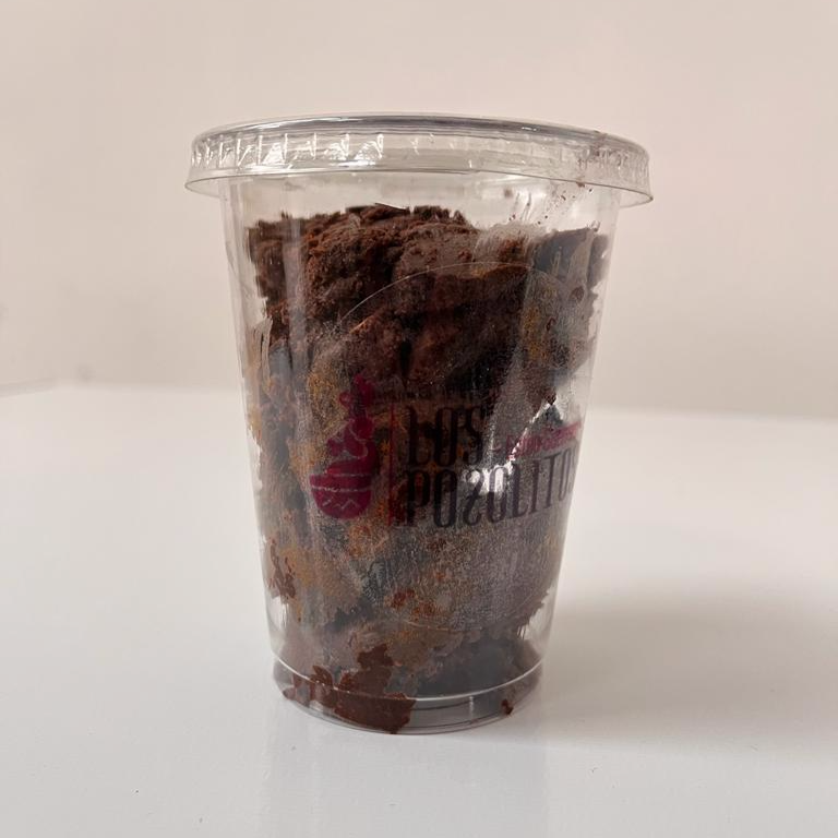 Vaso de mole en pasta para preparar