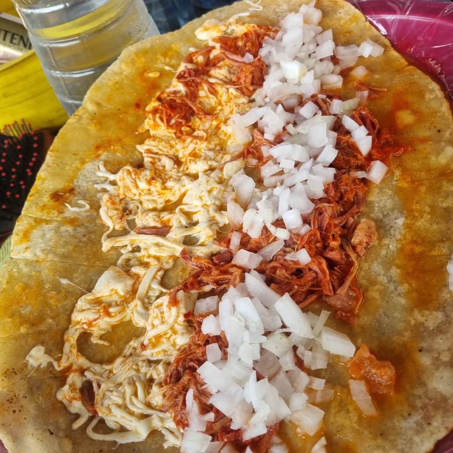 Quesadilla De Pollo Con Quesillo