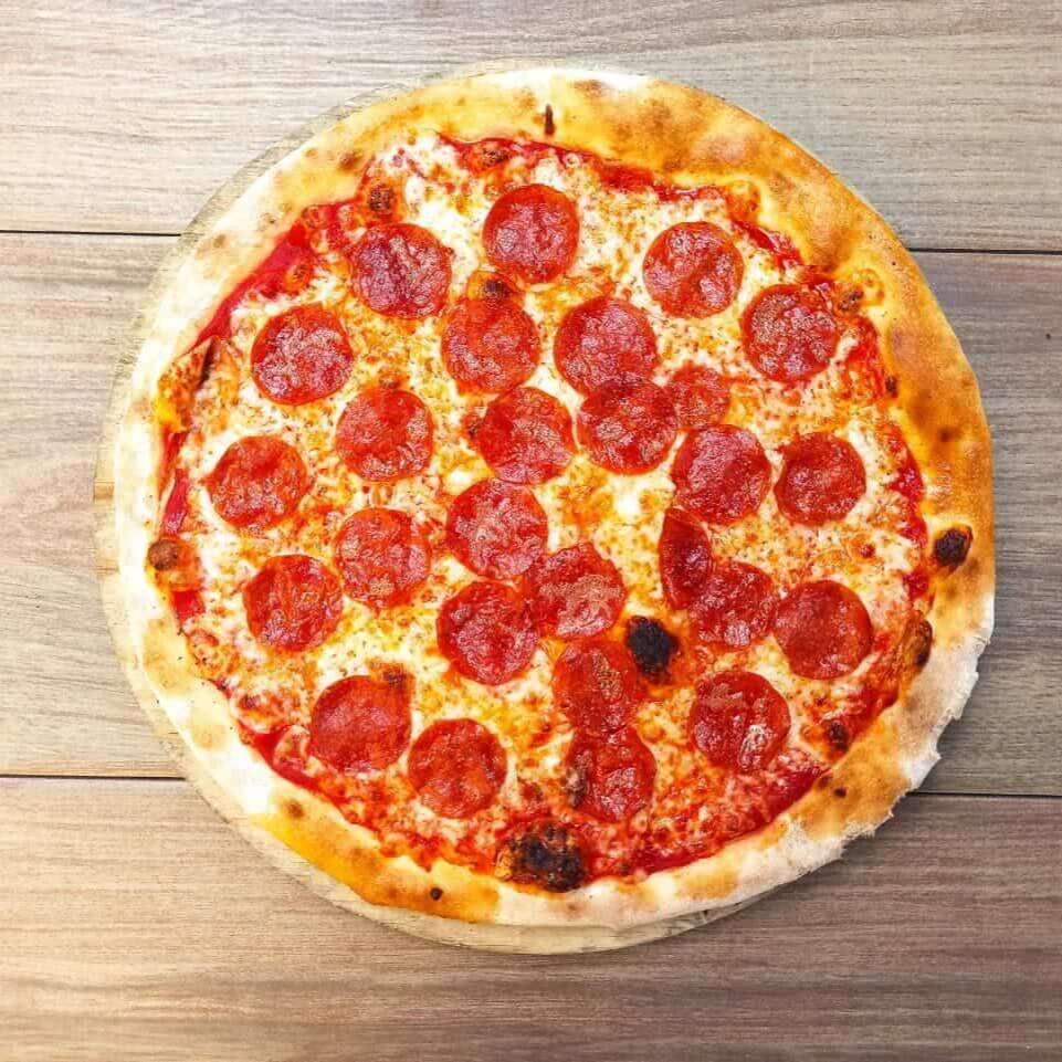 2 Pizzas (Pepperoni y Hawaiana)