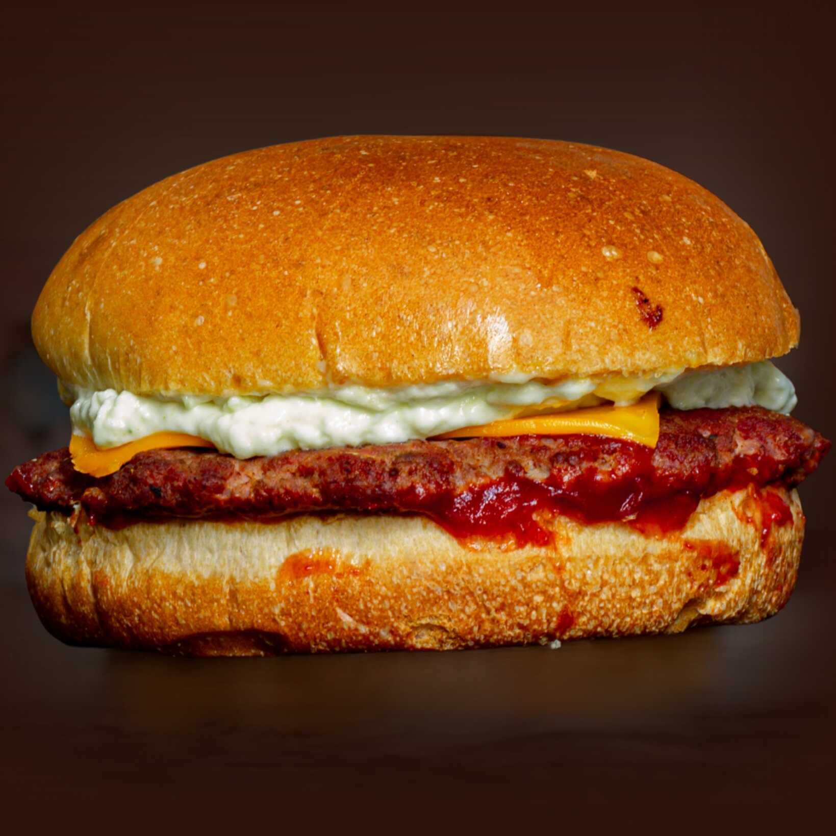 Combo kids Artesanal vem com 1 Carne Smach 50 gramas + Cheddar Cremoso + Pão de Hamburguer Selado na Chapa + Molhos Especiais + Refrigerante Coca-Cola 220ml + Batata Frita. 150gramas. Leve um segundo combo com 20% de desconto. --------------------------tags------------------------ hambúrguer, burguer, burger, batata frita, coca cola combo, oferta, desconto, promoção, off, 0800, entrega grátis, entrega rápida, perto de casa