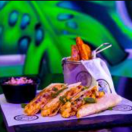 Combo-Quesadilla de Pollo o Carne+te Frio