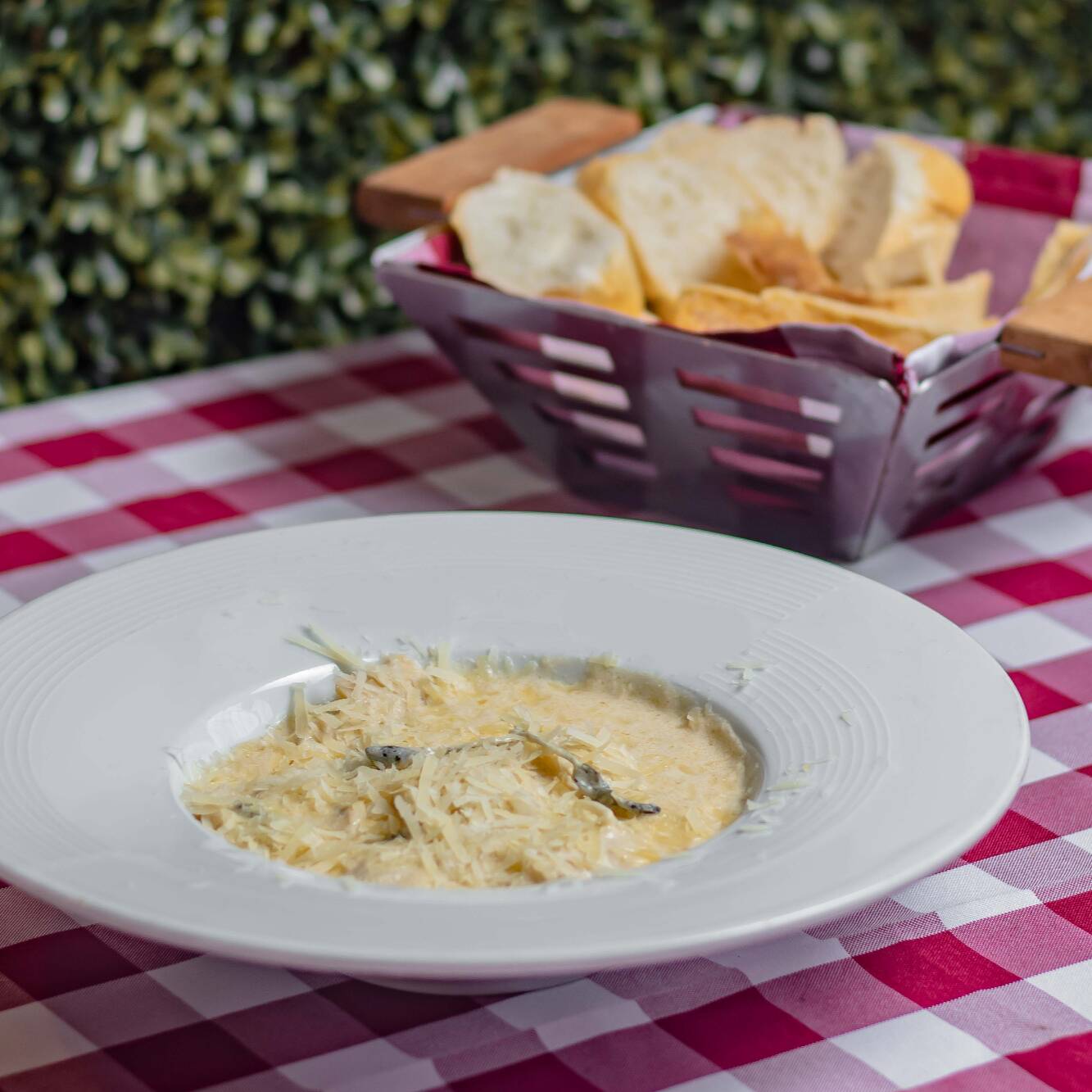 Ravioli di Ricotta e Spinaci