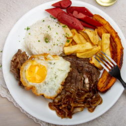 Lomo a Lo Pobre + Bebida 355 Ml.