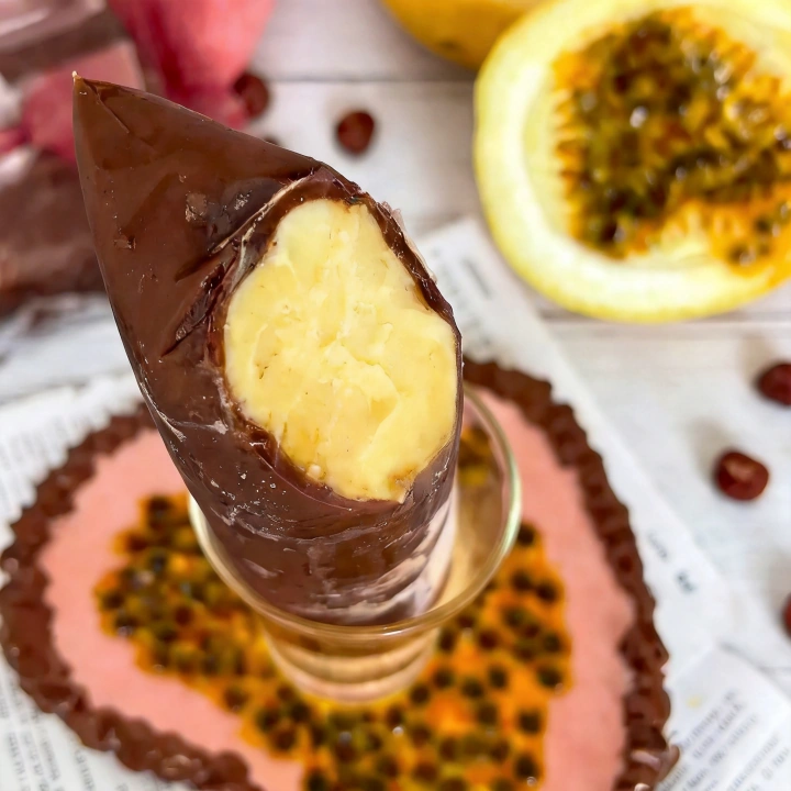 Base de maracuja que parece um mousse de tão cremosa e a casquinha de muuuita Nutella.