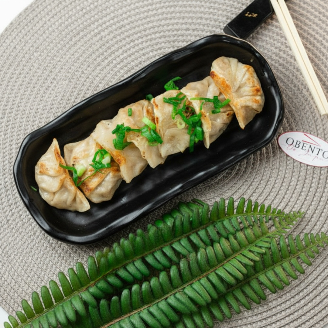 Nova receita da casa, esse pastelzinho japonês pode ser grelhado ou á vapor com recheio de legumes e carne bovina.
