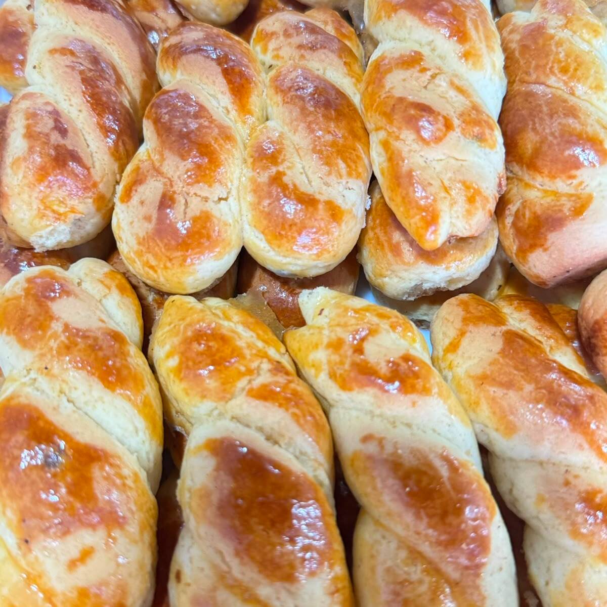 trigo, fermento, margarina, ovo e leite