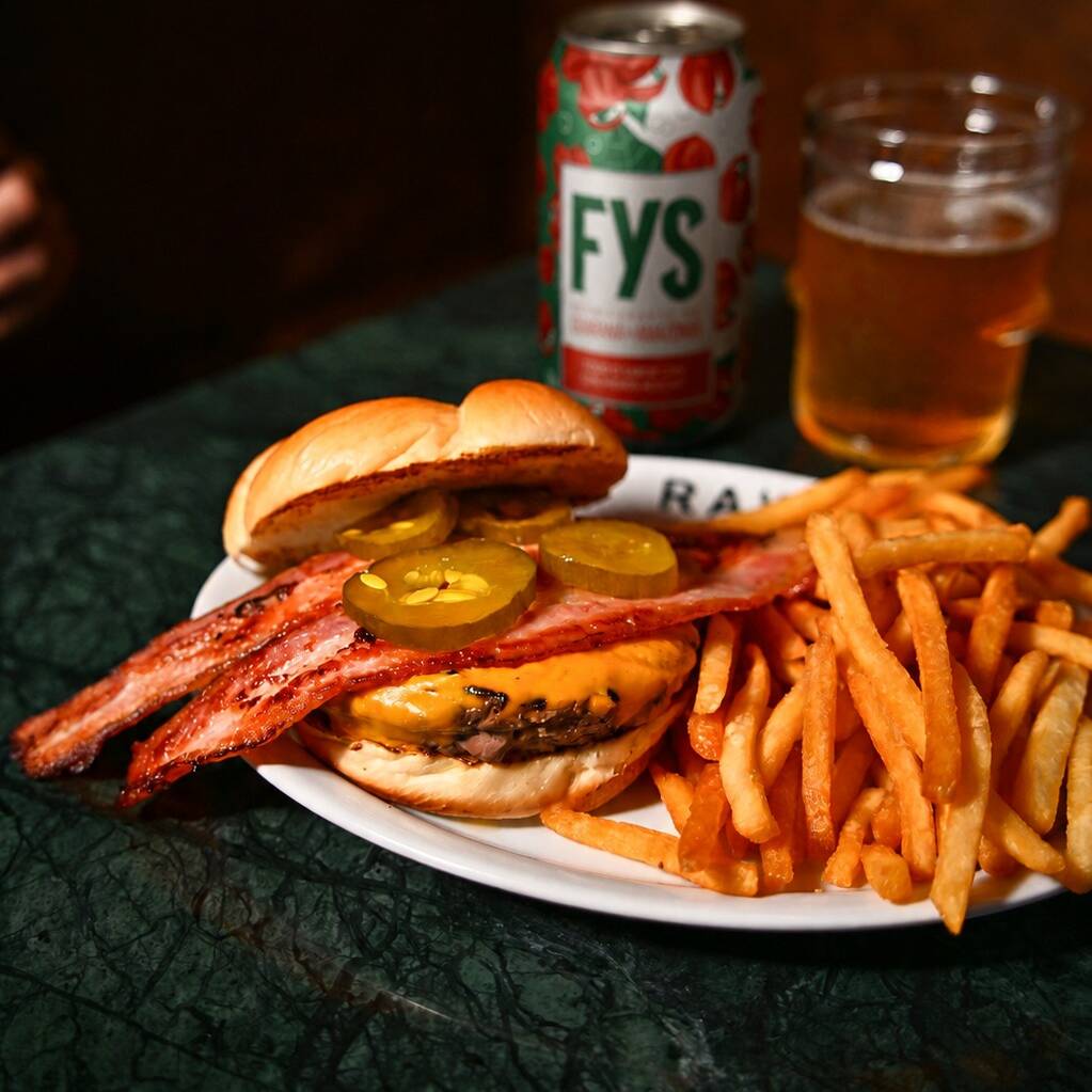 1 Wagyu Burger + French Fries + Guarana Fys
