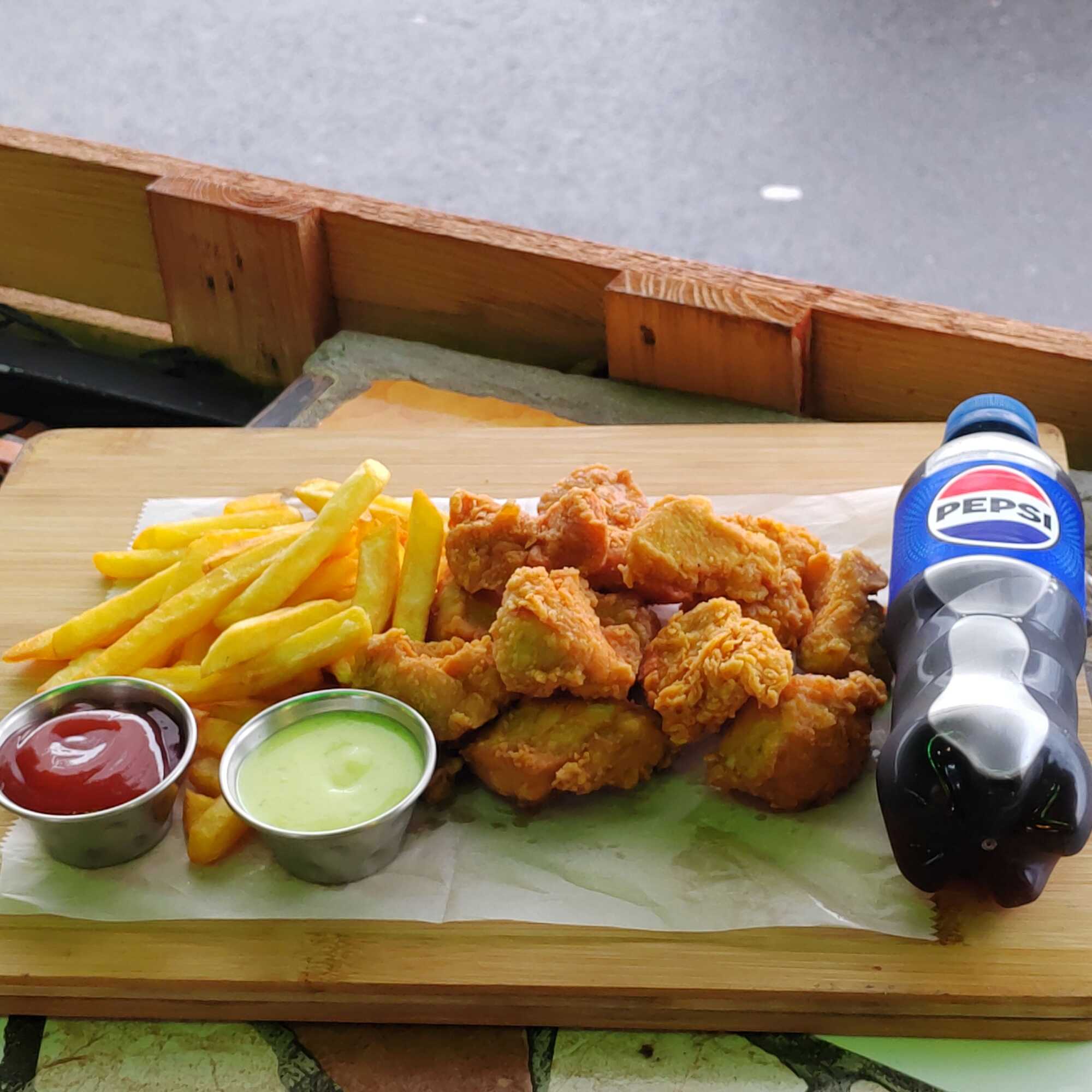 Nuggets + Papas + Refresco 355ml