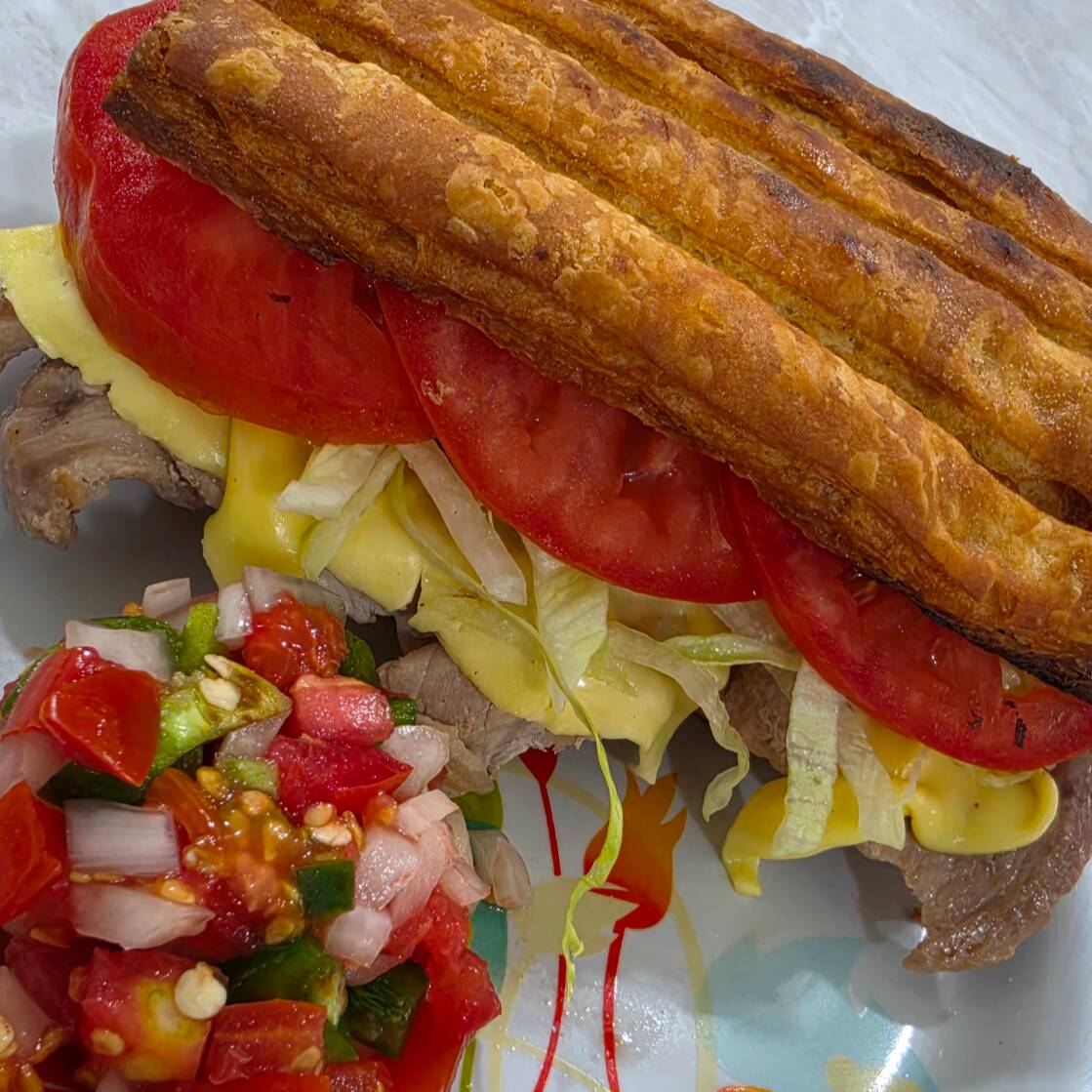 Chapata de Bistec con Queso Manchego
