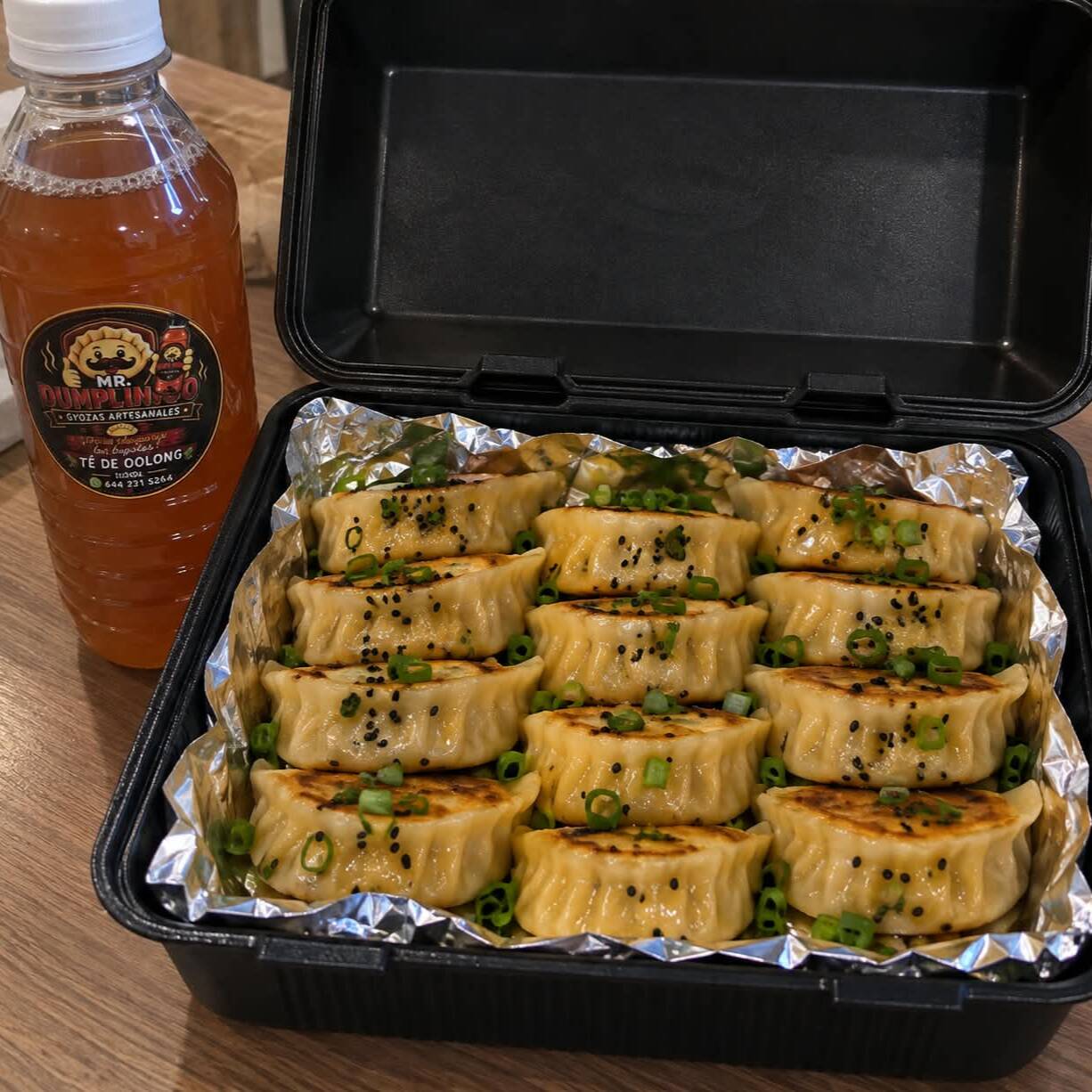 12 Gyozas + Té Oolong 500 Ml