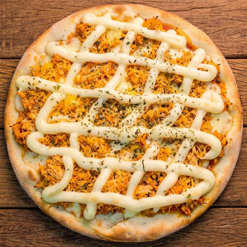 Pizzas 8 pedaços, sabor único, recheada com delicioso molho especial da casa, frango , mussarela, requeijão e uma pitada de orégano