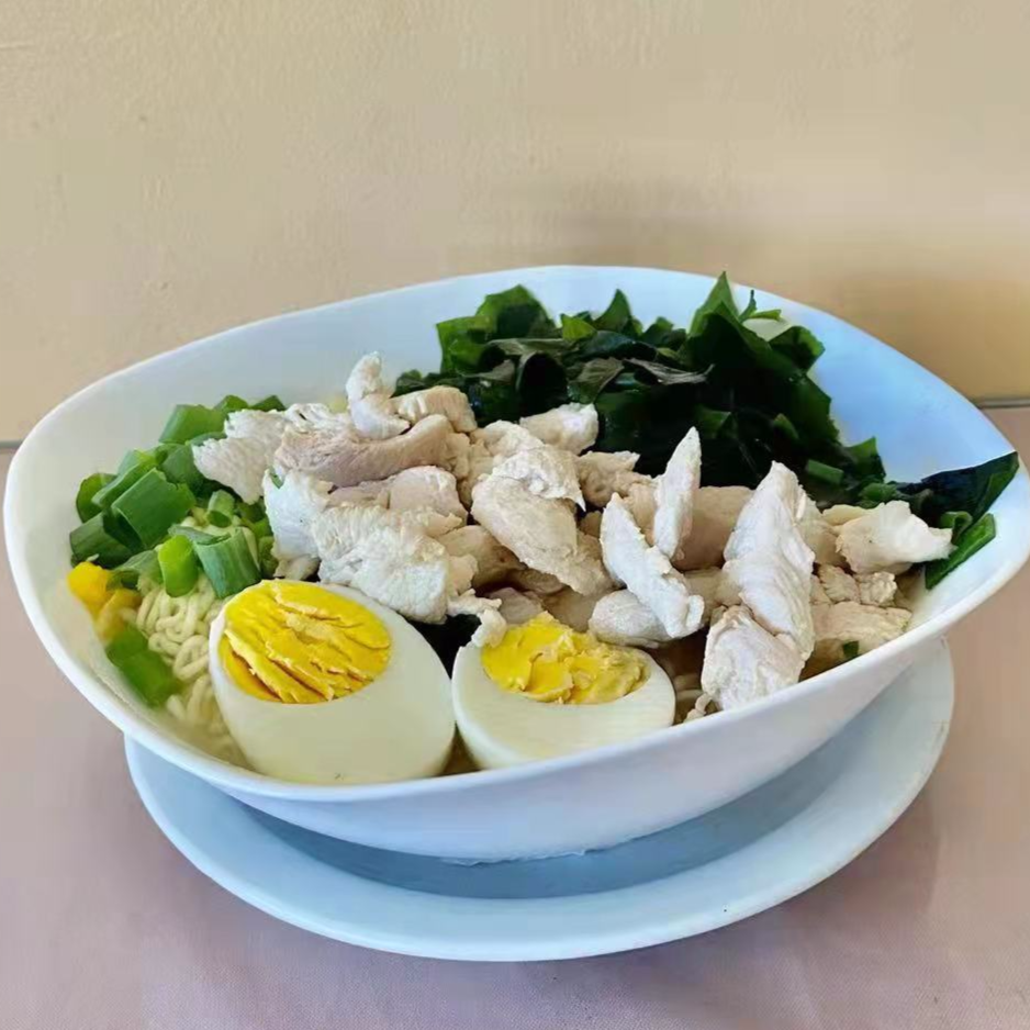 Fideo ramen con pollo