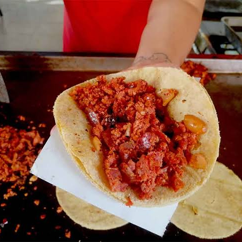 Taco de chorizo ( tortilla hecha a mano)