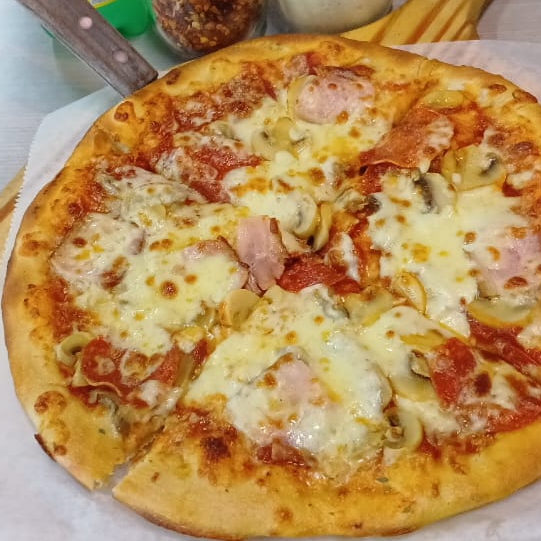 Pizza Personal + Bebida 355 Ml