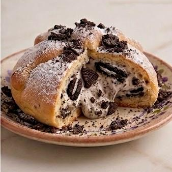 Mini Pan de Muerto Cookies And Cream