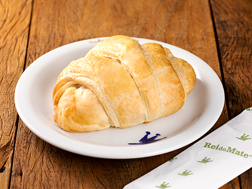 Com massa folhada leve e crocante. Escolha seu sabor.