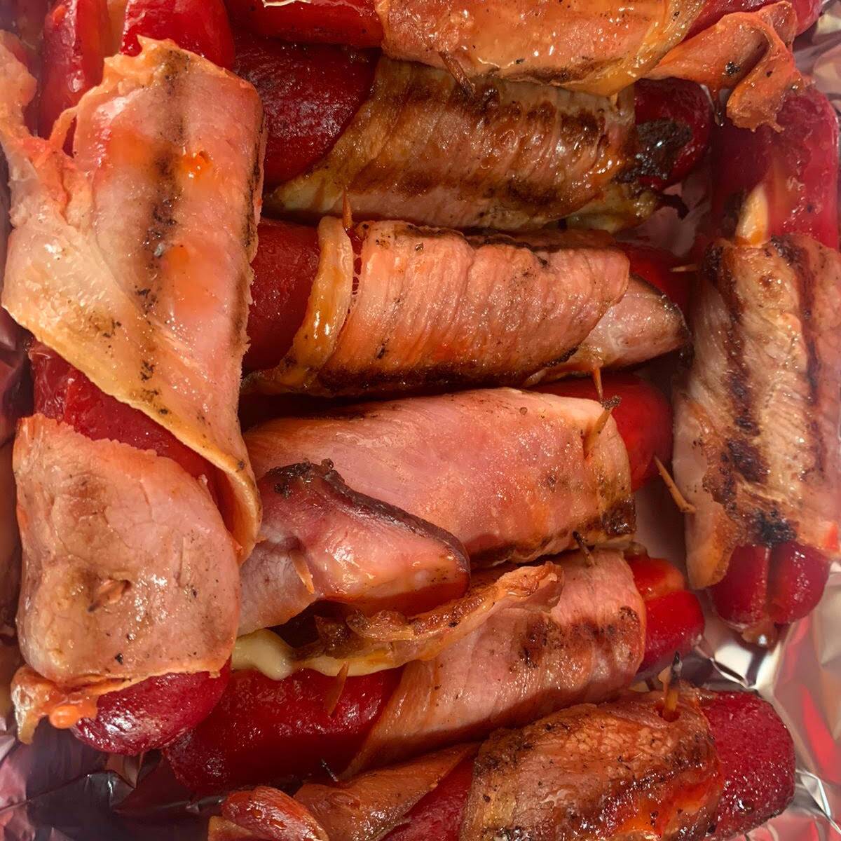 Salchicha con Tocino y Queso